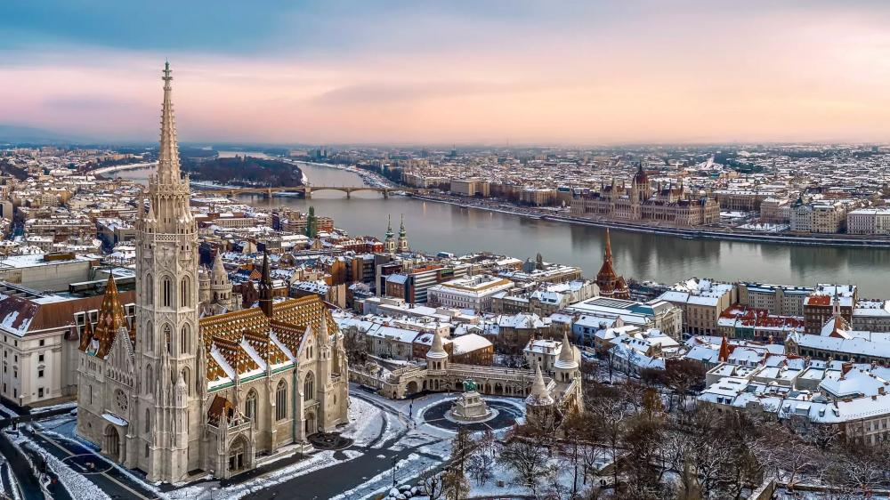 Danube’s Imperial Cities & Yuletide Markets