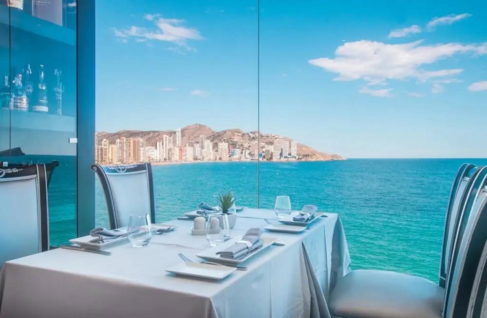 5* Luxury Beachfront Escape in the Old Town of Benidorm