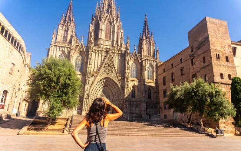 Barcelona City + Beach Break