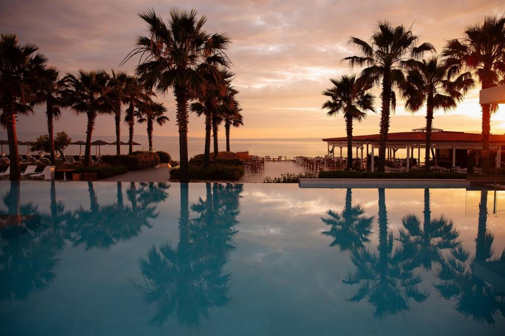 Incredible Last Minute 5* Greek Escape
