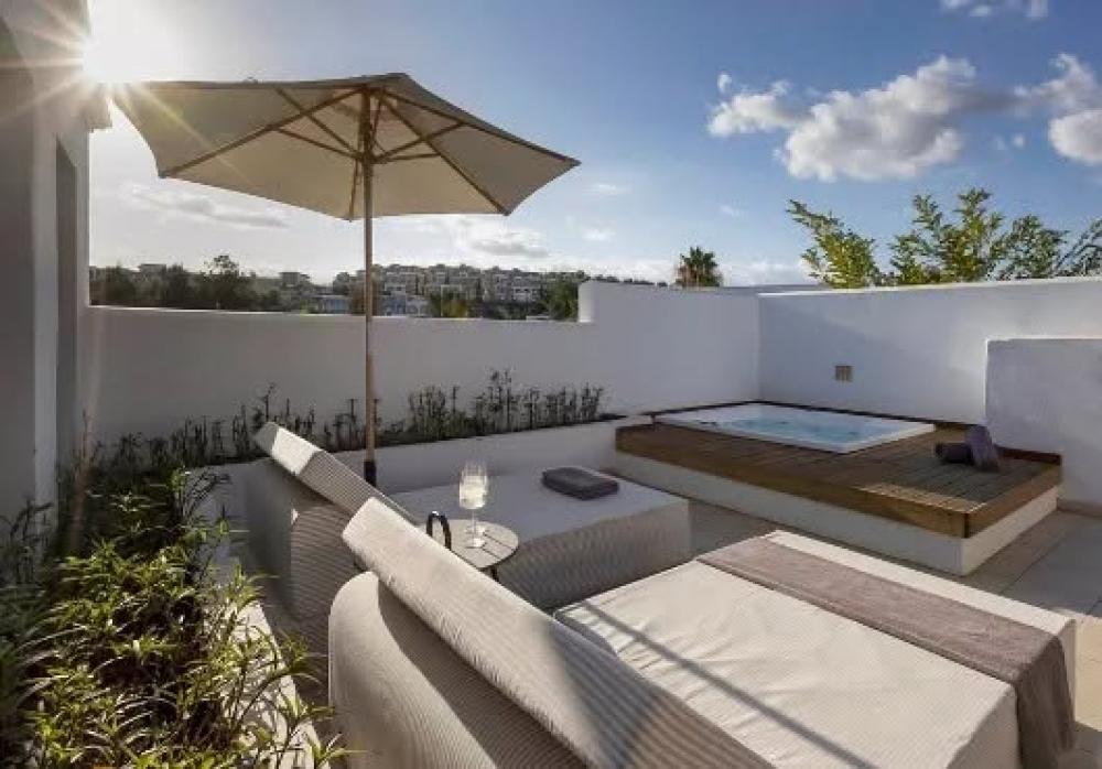 Luxe 5* Ultra All Inclusive Family Escape