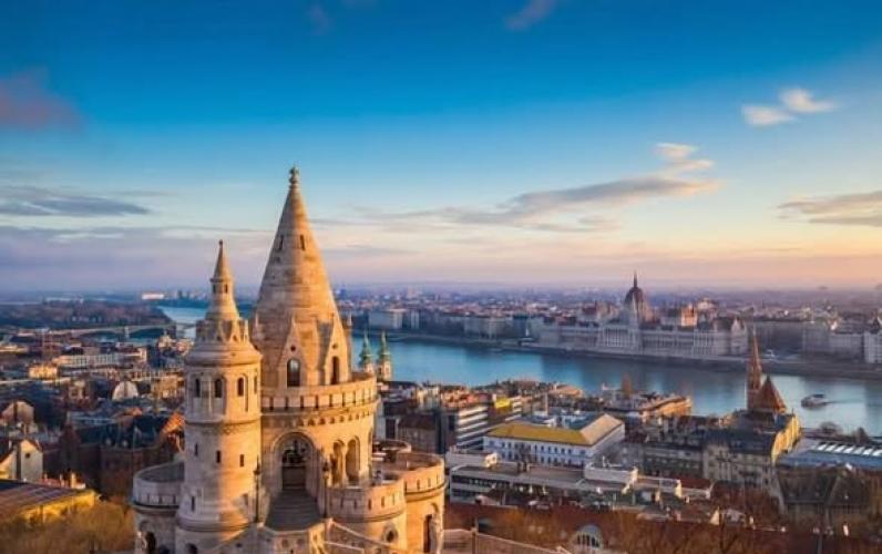 4 Nts In Budapest with Hold Luggage Included